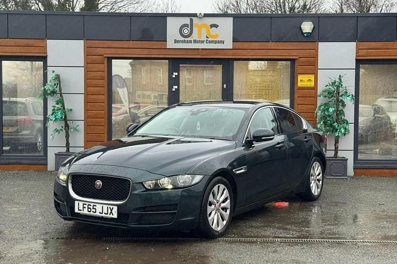 Used Jaguar XE SE 163 HP (119 kW) 2015 Green Sedan
