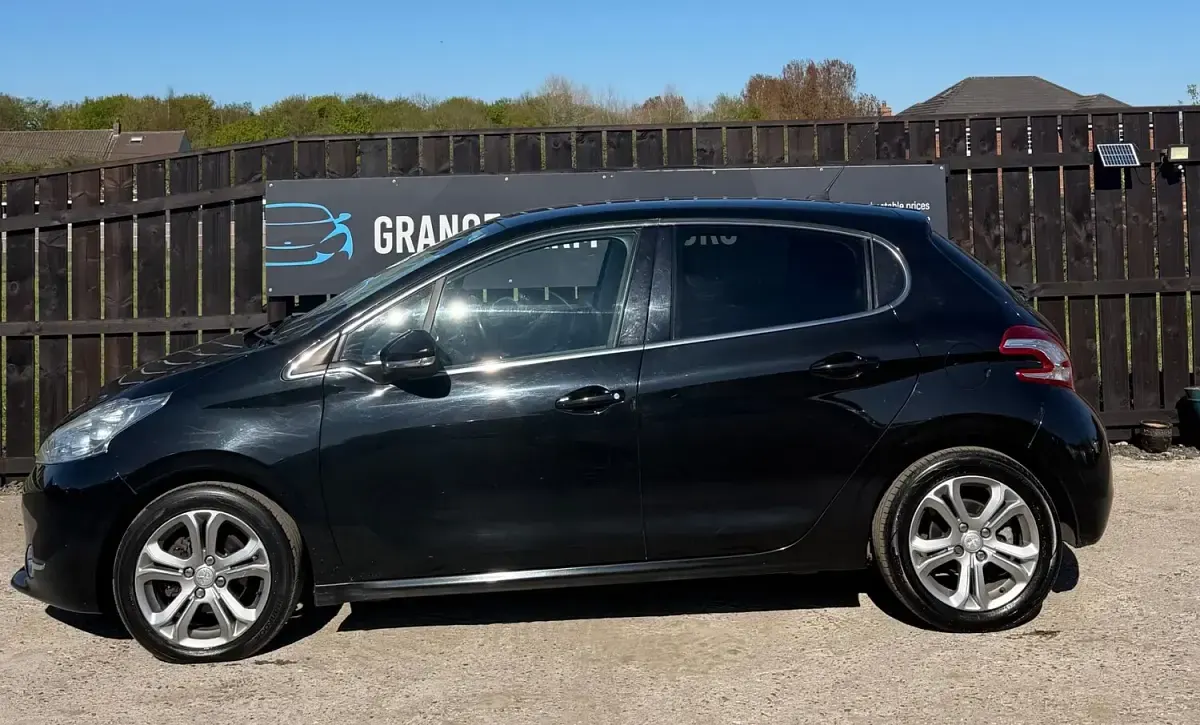 Used Peugeot 208 Allure 2015 Black Hatchback