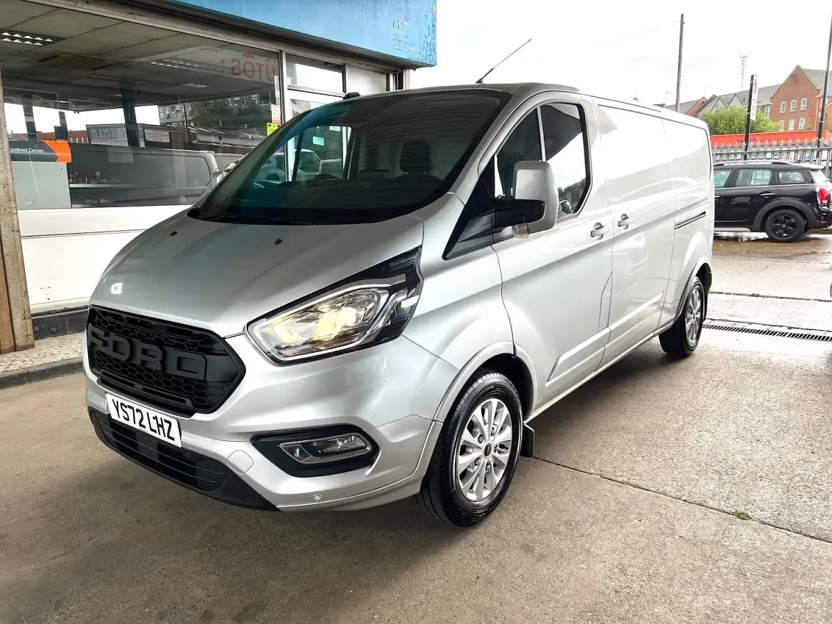 Used Ford Transit Custom Limited 130 HP (95 kW) 2023 Silver Van