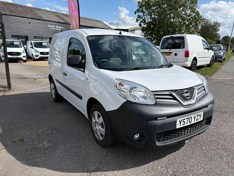White Used 2020 Nissan NV250 Acenta Van | £5,995 (Good price) - Image 1/4