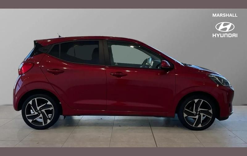 Used Hyundai i10 Premium 67 HP (49 kW) 2022 Red Hatchback