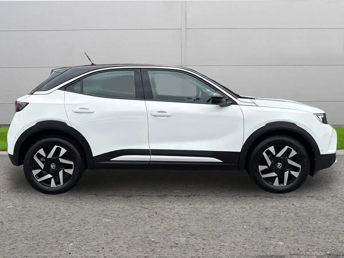 Used Vauxhall Mokka Elite 99 HP (72 kW) 2022 White SUV