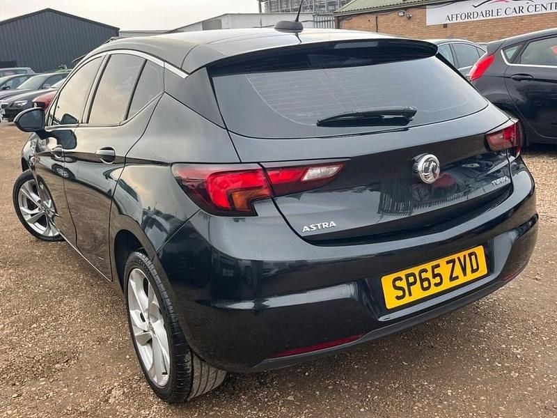 Used Vauxhall Astra SRi 150 HP (110 kW) 2015 Black Hatchback