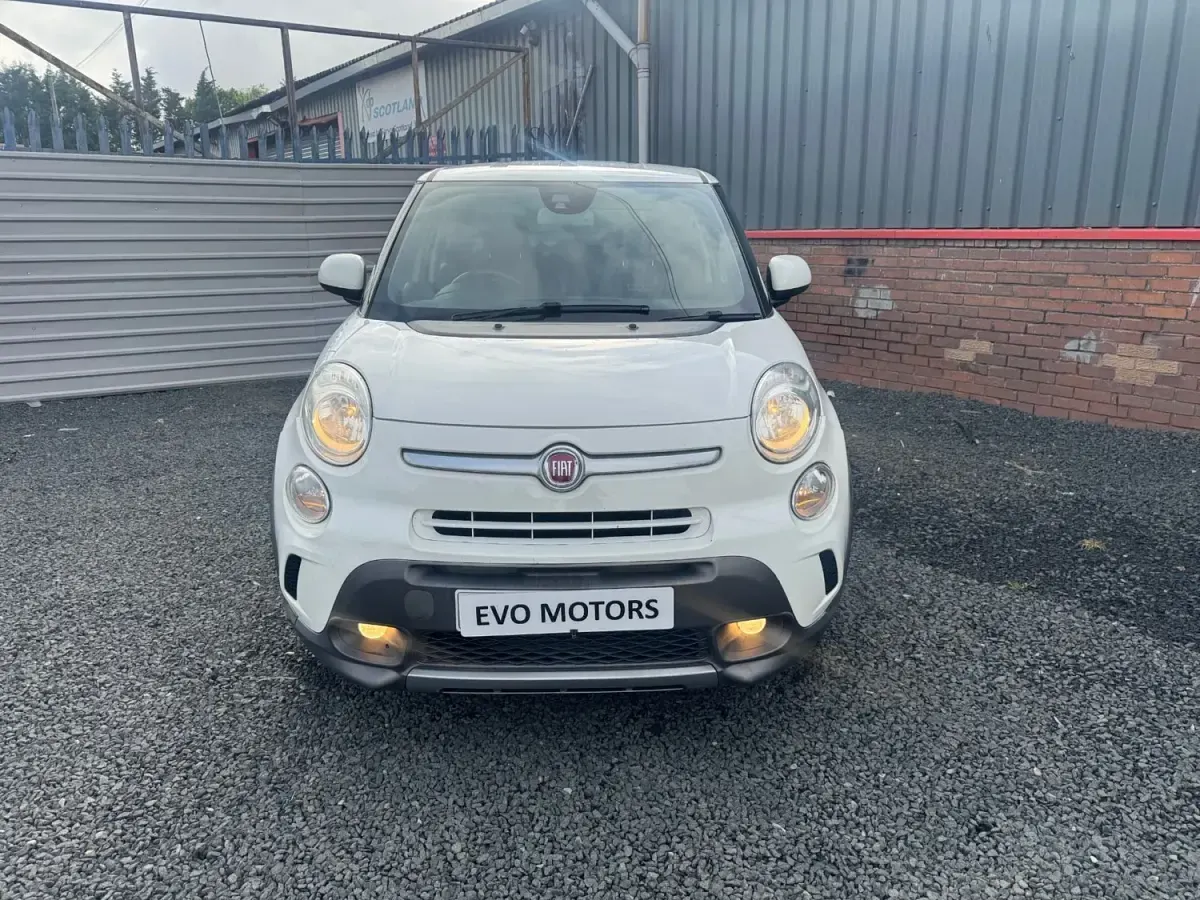 Gebraucht Fiat 500L Trekking 85 PS (62 kW) 2013 Weiß Van / Kleinbus