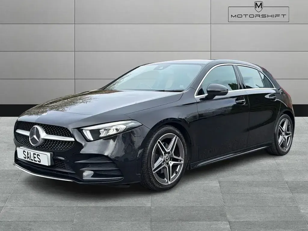 Begagnad Mercedes A180 AMG line 116 HK (85 kW) 2019 Svart Halvkombi