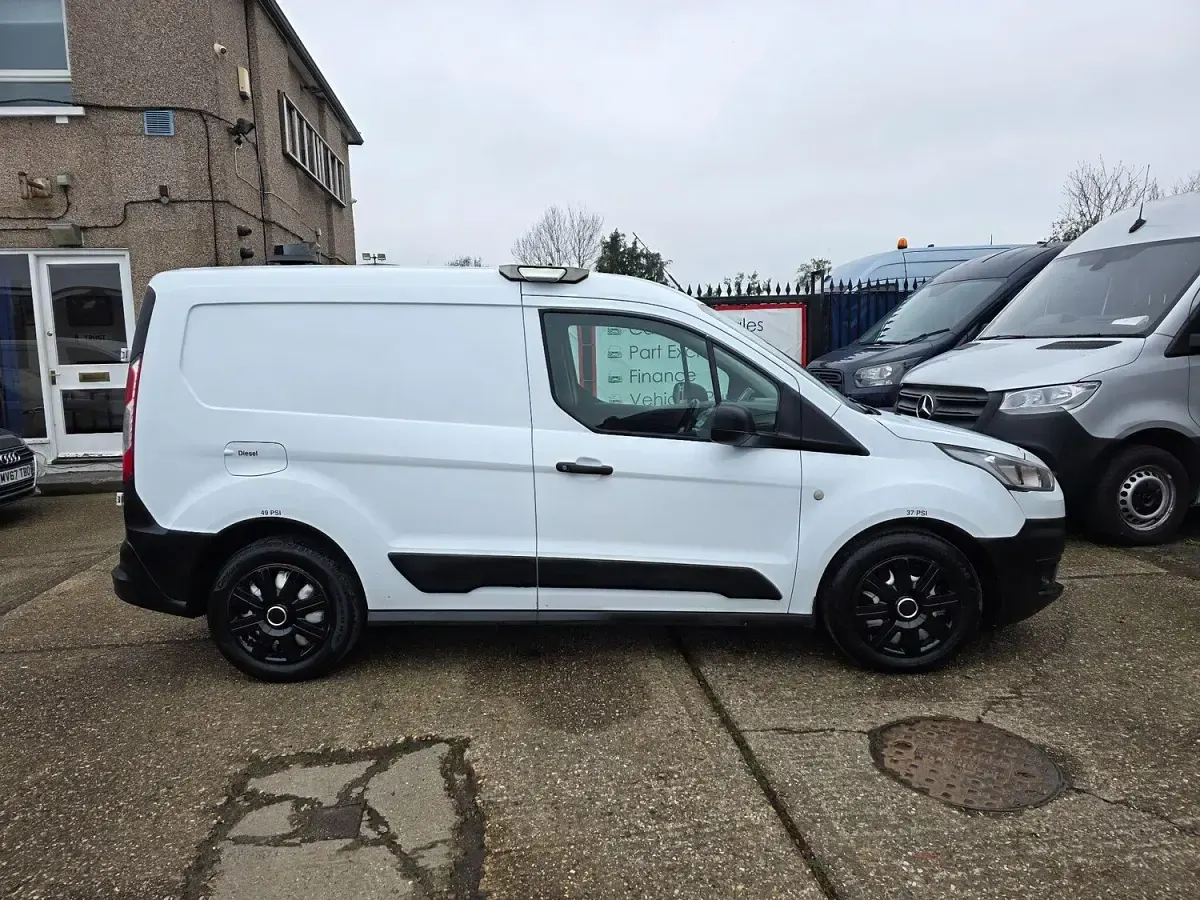 Used Ford Transit Connect S 100 HP (73 kW) 2019 White MPV
