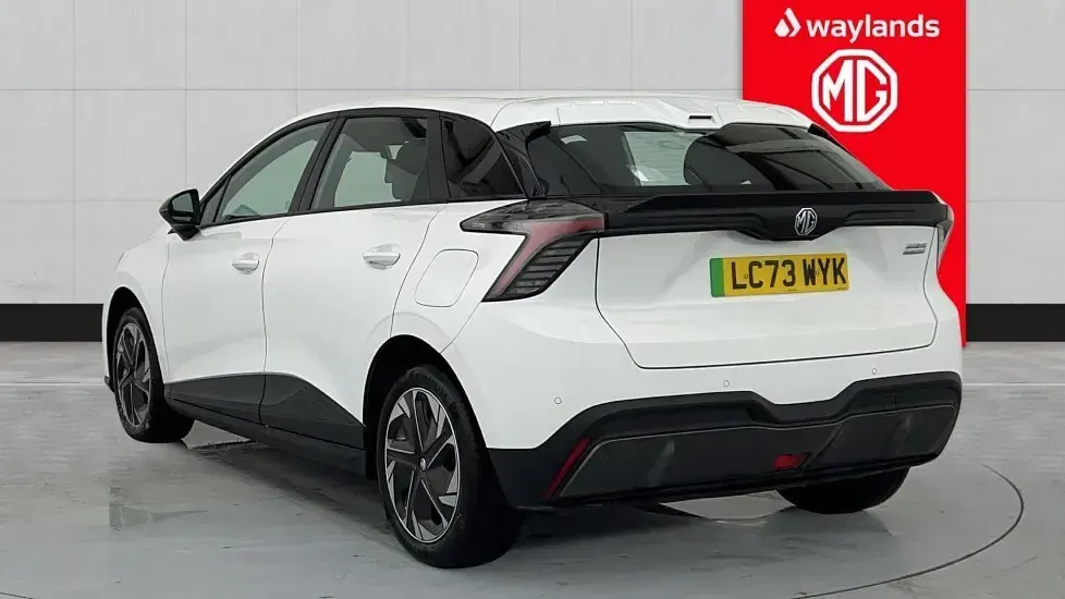 Usado MG MG4 EV SE 319 kW (435 HP) 2023 Branco Citadino