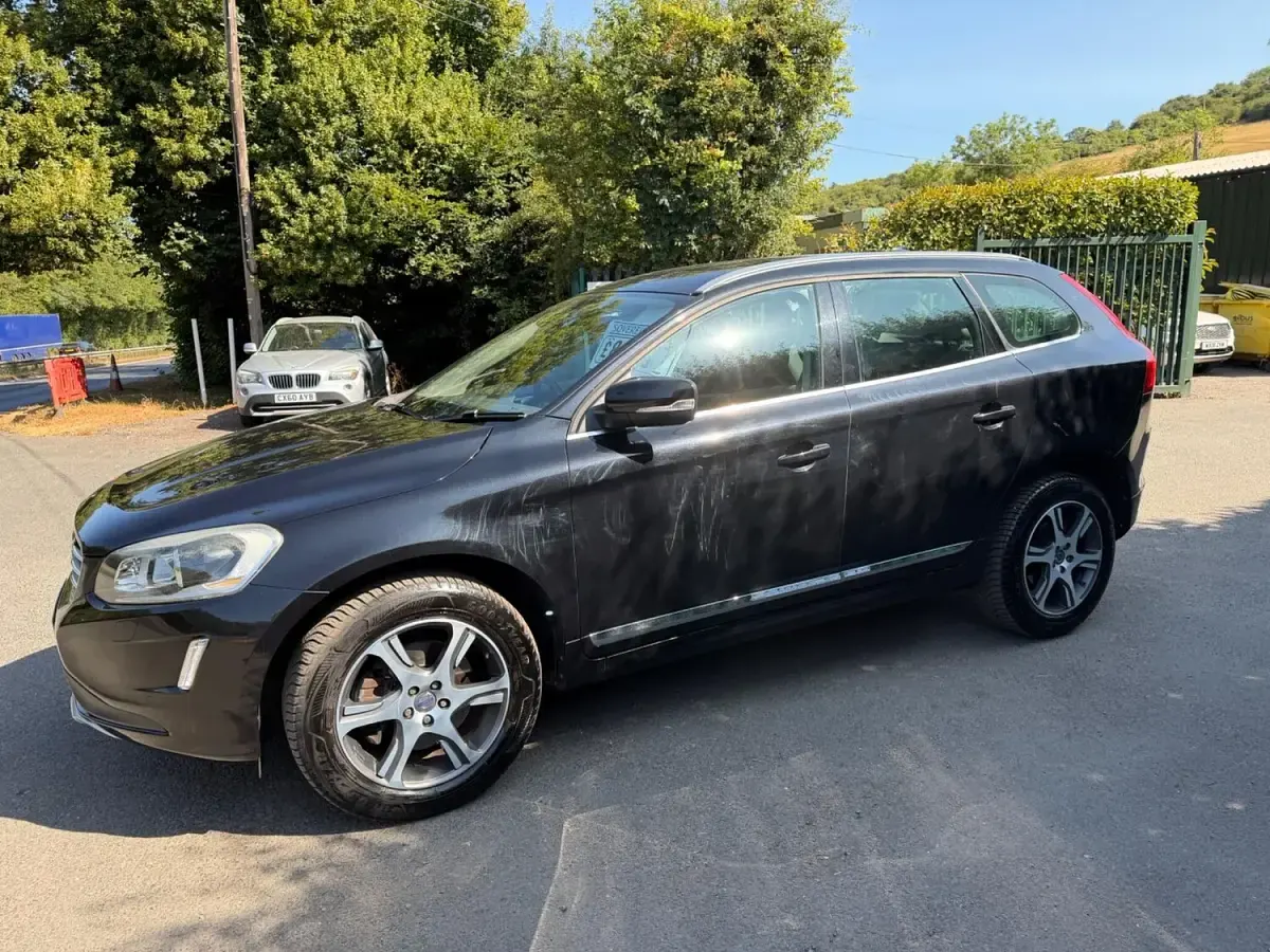 Used Volvo XC60 SE Lux 215 HP (158 kW) 2015 Black SUV