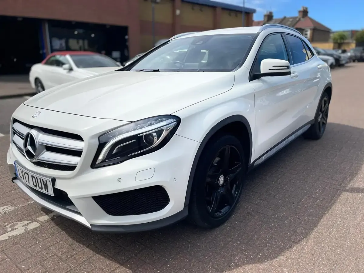 Used Mercedes GLA220 AMG line 177 HP (130 kW) 2017 White SUV