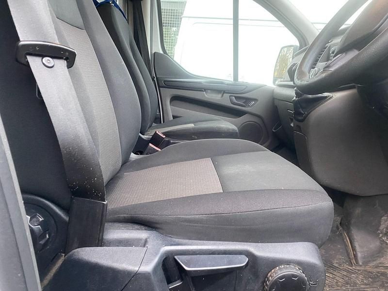 Used Ford Transit Custom 105 HP (77 kW) 2018 White Van