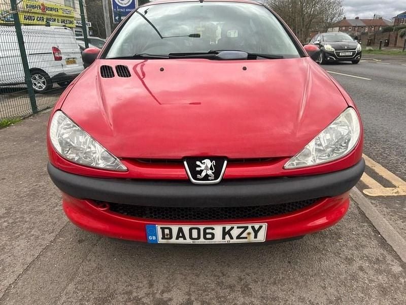 Used Peugeot 206 75 HP (55 kW) 2006 Red Hatchback