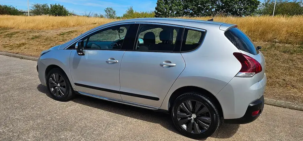 Used Peugeot 3008 Active 2014 Metallic silver Estate