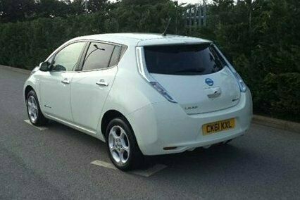 Begagnad Nissan Leaf 80 kW (109 HK) 2011 Halvkombi