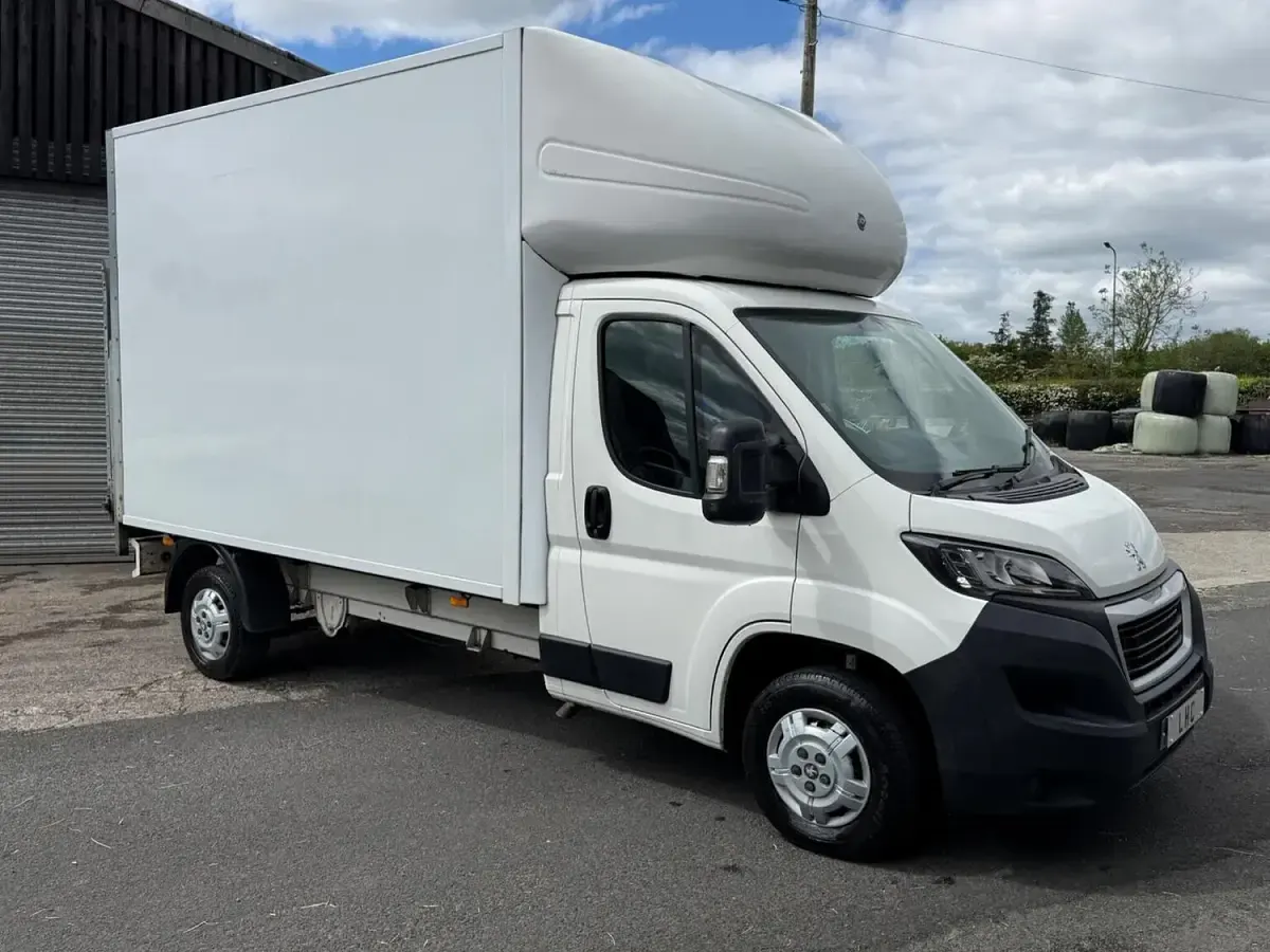 Begagnad Peugeot Boxer Business-Line 2020 Vit Van