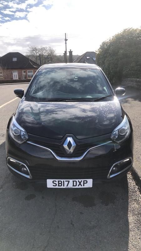 Used Renault Captur Iconic 90 HP (66 kW) 2017 Black SUV