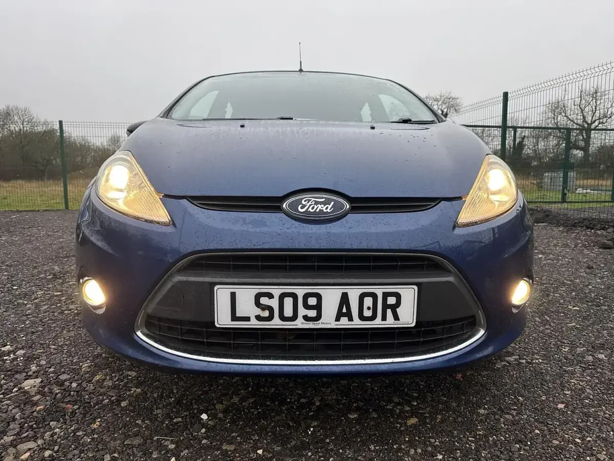 Used Ford Fiesta Zetec 94 HP (69 kW) 2009 Blue Hatchback