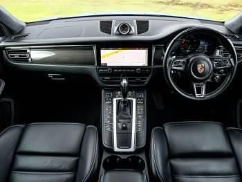 Used Porsche Macan Turbo 440 HP (323 kW) 2019 Blue SUV