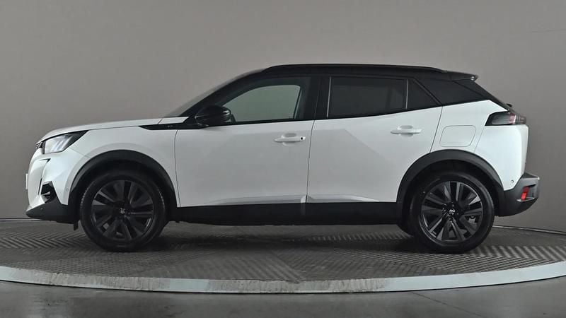 Used Peugeot 2008 Premium 100 kW (136 HP) 2022 White SUV