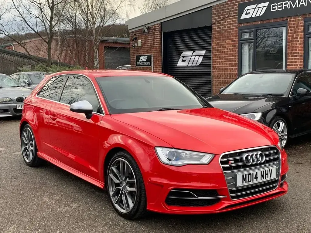 Begagnad Audi S3 Sportback Design 296 HK (217 kW) 2014 Röd Halvkombi
