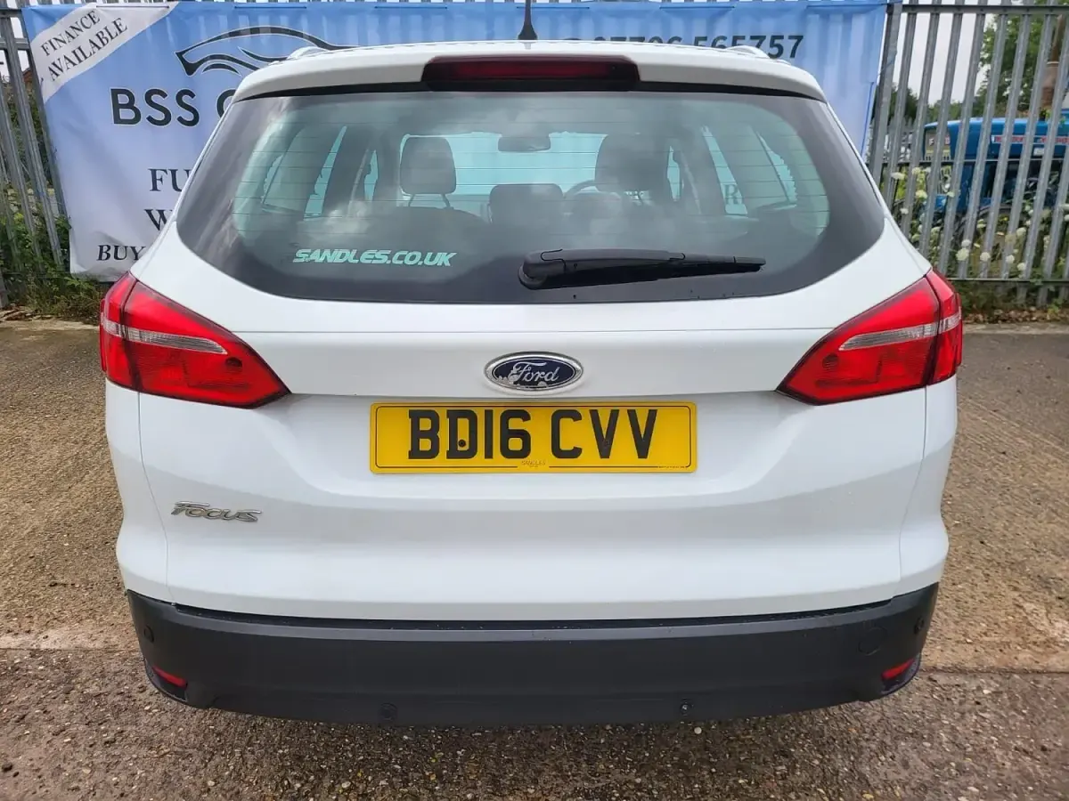 Used Ford Focus Titanium 120 HP (88 kW) 2016 White Estate
