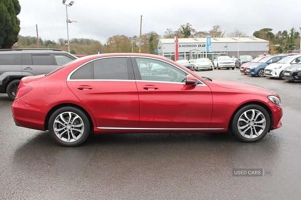 Used Mercedes C200 136 HP (100 kW) 2016 Red Sedan
