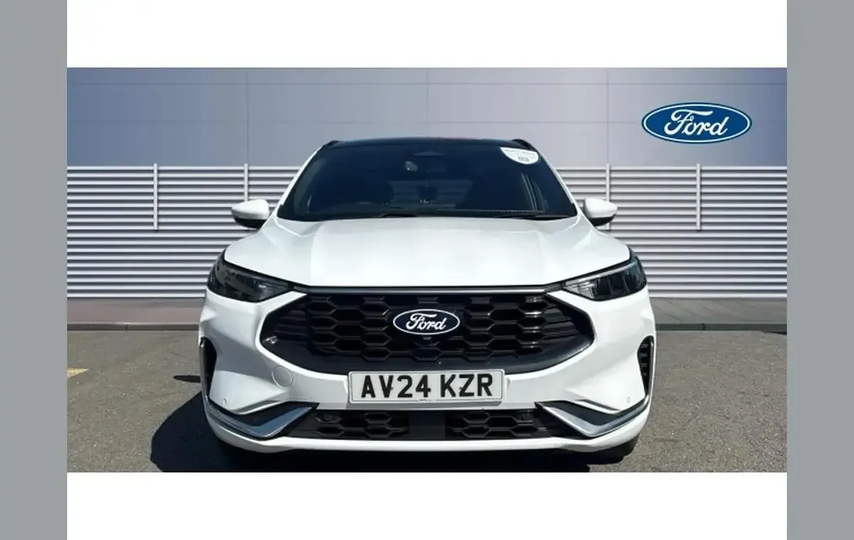 Used Ford Kuga ST-Line X 239 HP (175 kW) 2024 White SUV