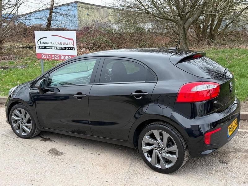Used Kia Rio 109 HP (80 kW) 2016 Black Hatchback
