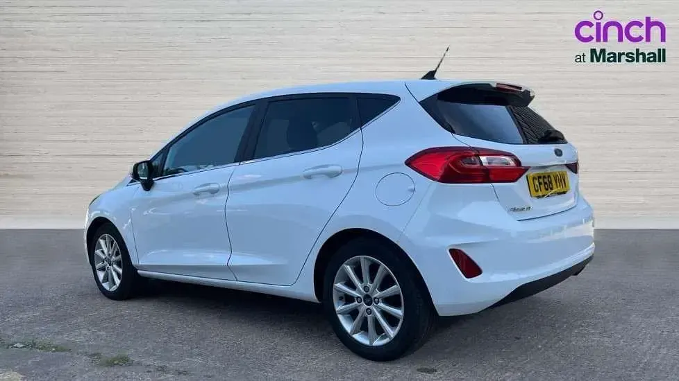 Używany Ford Fiesta Titanium 100 KM (73 kW) 2018 Biały Hatchback