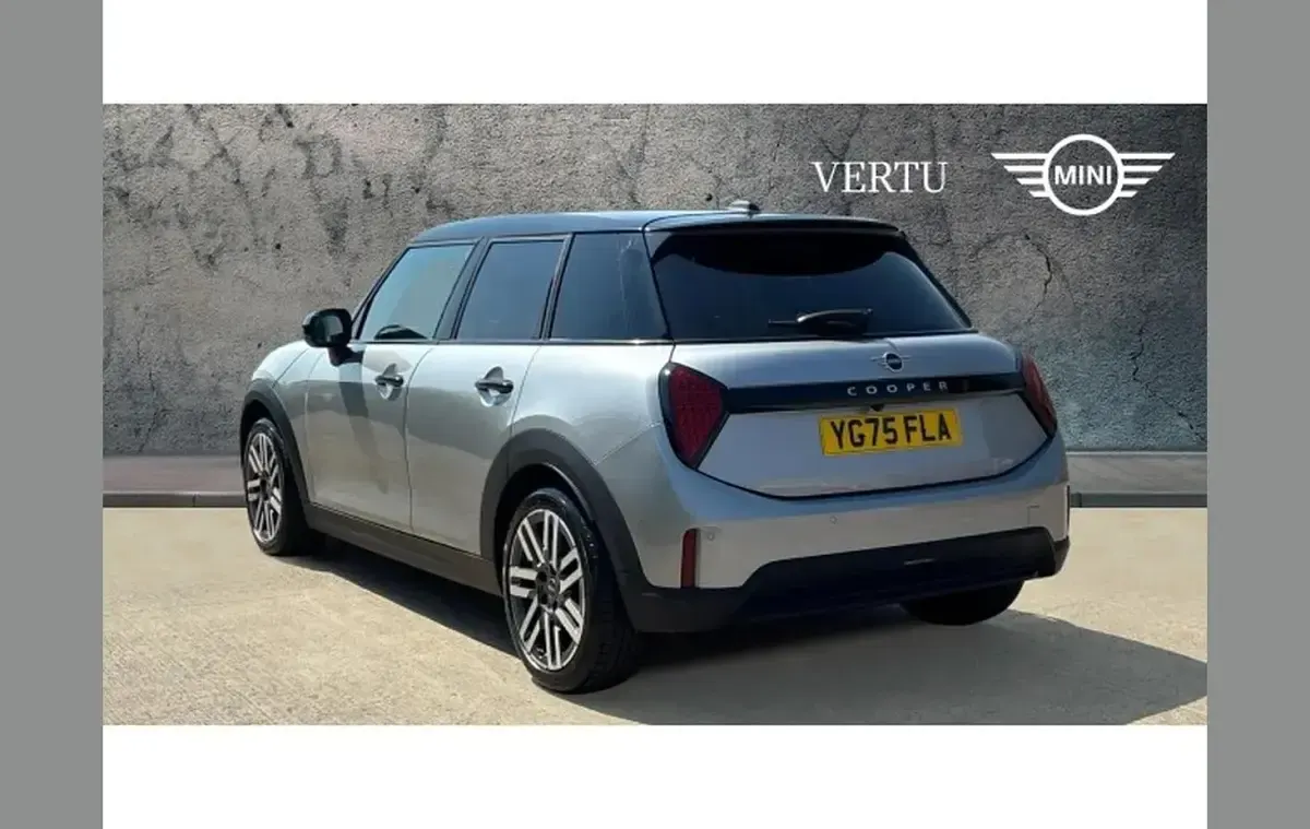 Used Mini Cooper Classic 150 kW (204 HP) 2025 Silver Hatchback