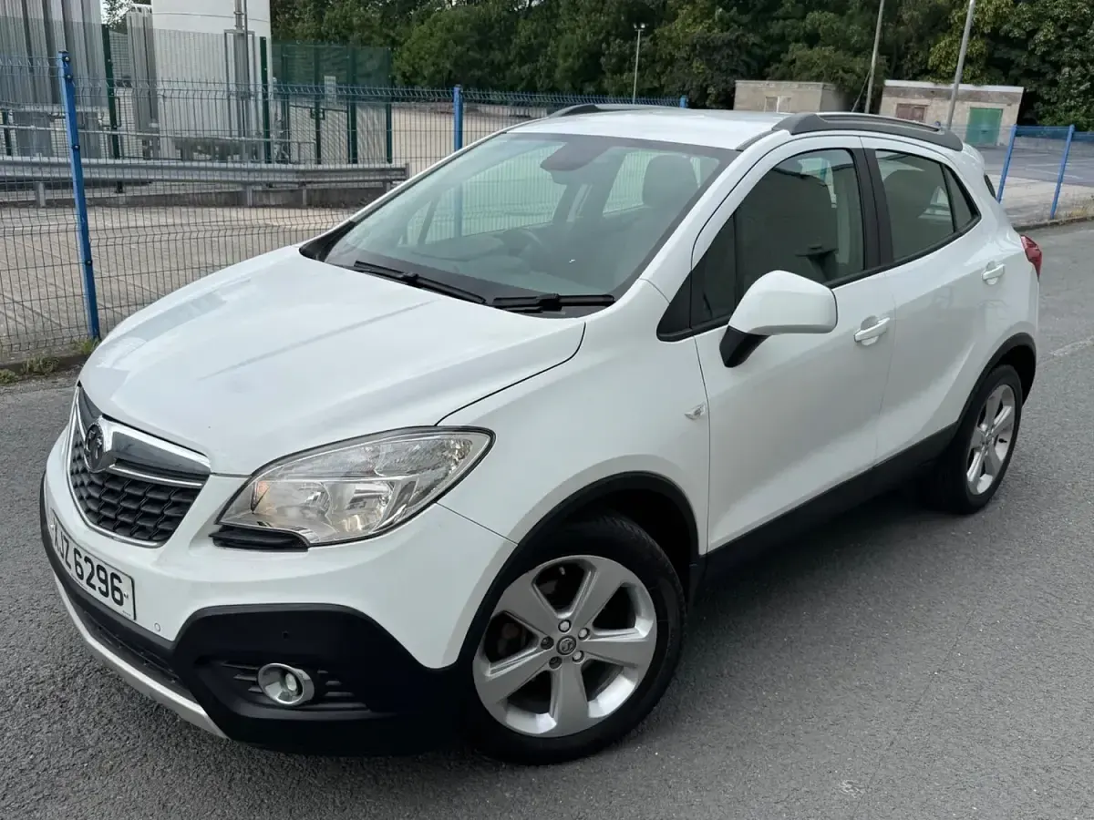 Used Vauxhall Mokka 140 HP (102 kW) 2015 White SUV