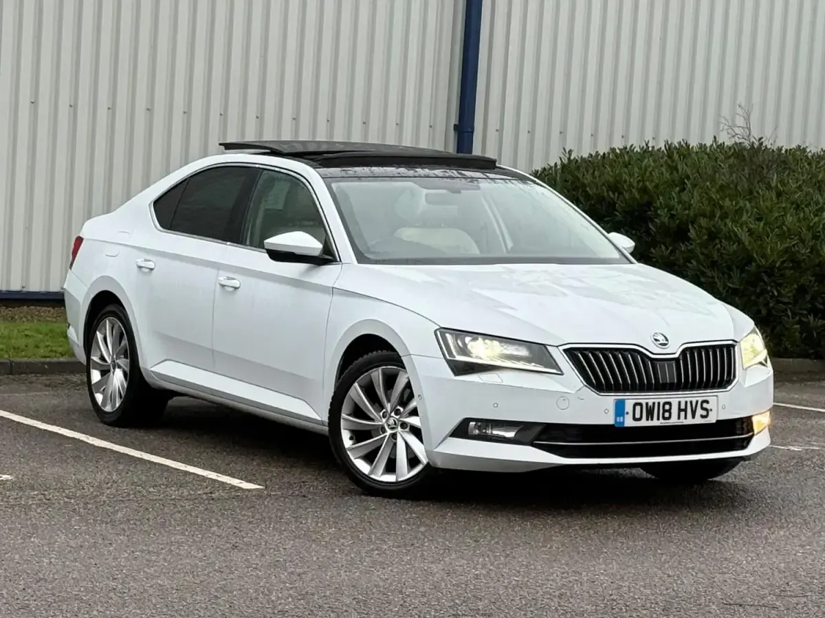 Used Skoda Superb SE L Executive 150 HP (110 kW) 2018 White Hatchback