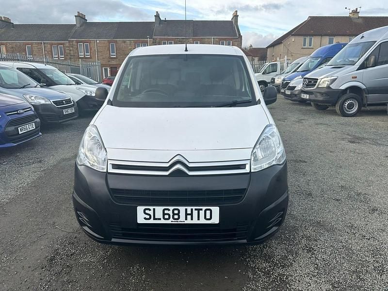 Used Citroën Berlingo 75 HP (55 kW) 2018 White MPV
