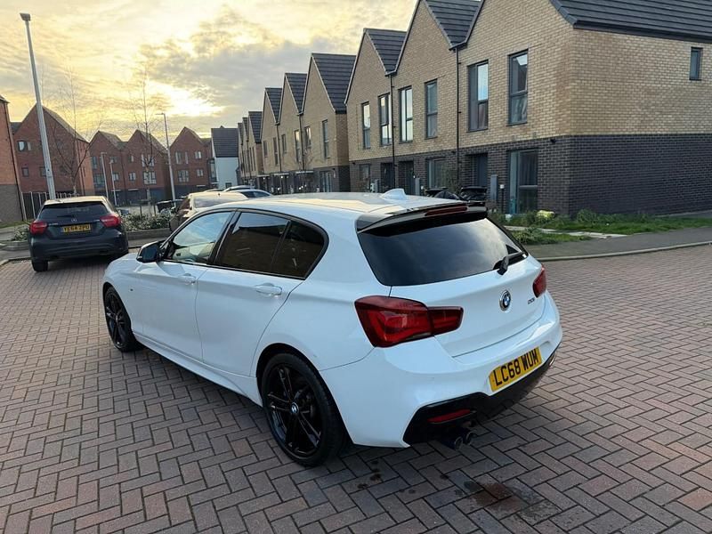 Begagnad BMW 120 Efficient Dynamics 2018 Vit Halvkombi