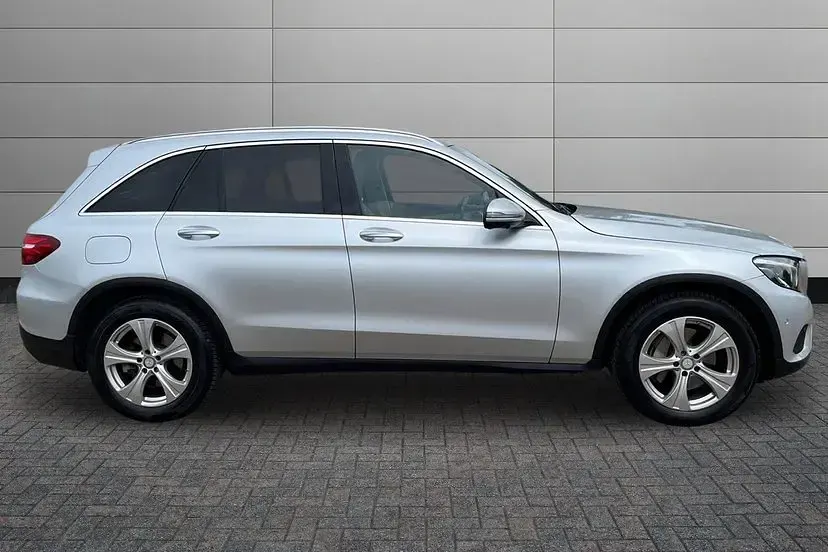 Used Mercedes GLC250 Premium 204 HP (150 kW) 2016 Iridium silver SUV