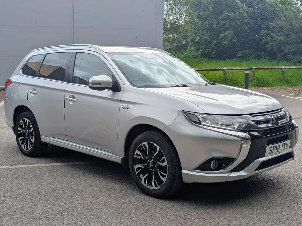 Used Mitsubishi Outlander P-HEV 2018 Silver SUV