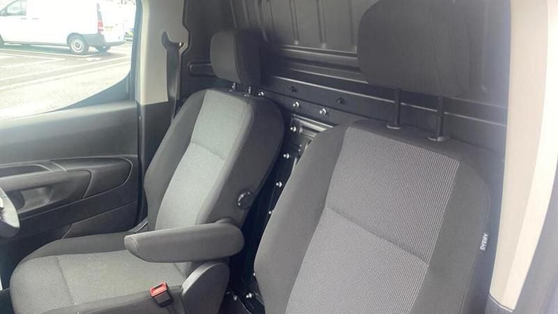 Used Peugeot Partner 129 HP (94 kW) 2024 Grey MPV