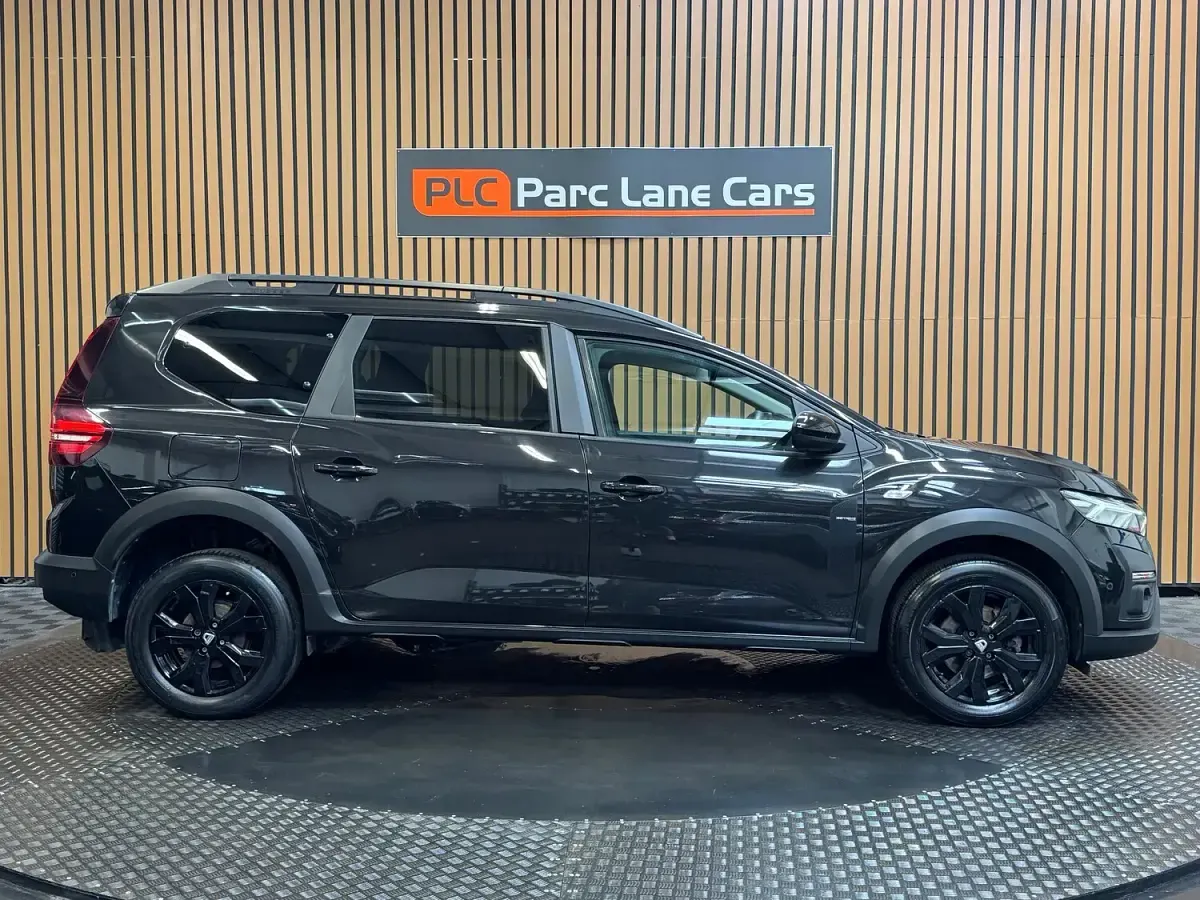 Used Dacia Jogger Extreme 110 HP (80 kW) 2023 Black MPV