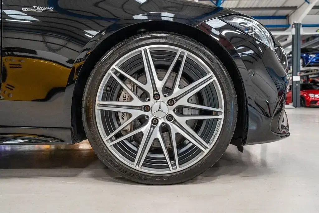 Usado Mercedes C43 AMG Premium Plus 2023 Preto Sedan