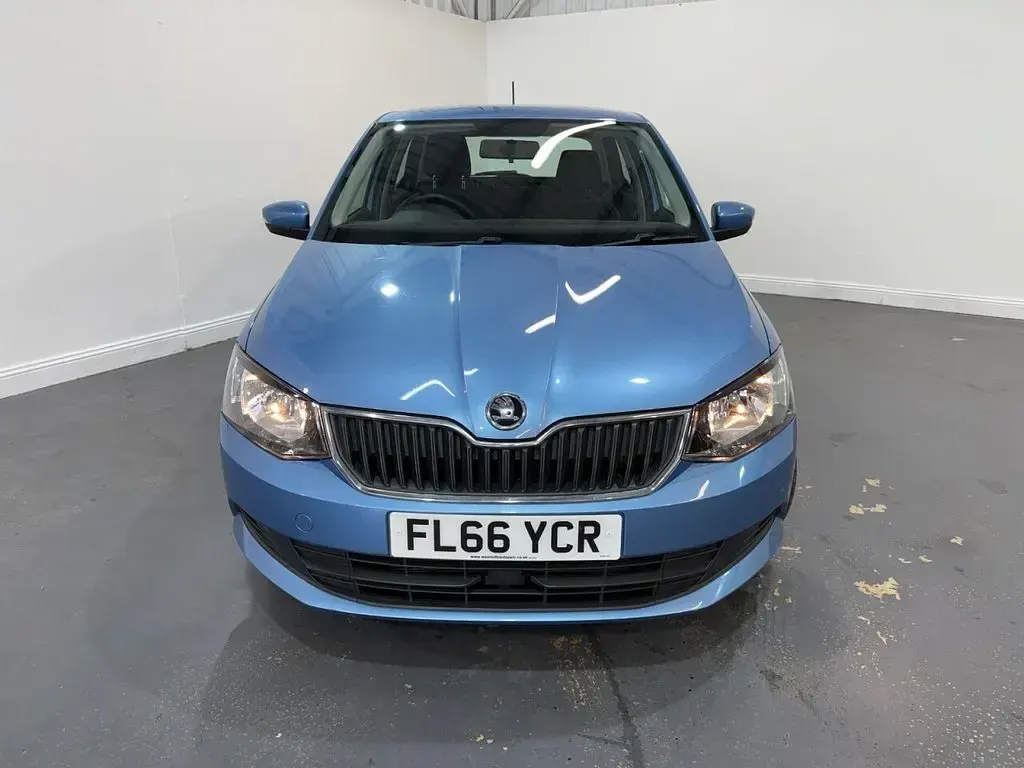 Used Skoda Fabia SE 90 HP (66 kW) 2016 Blue Hatchback