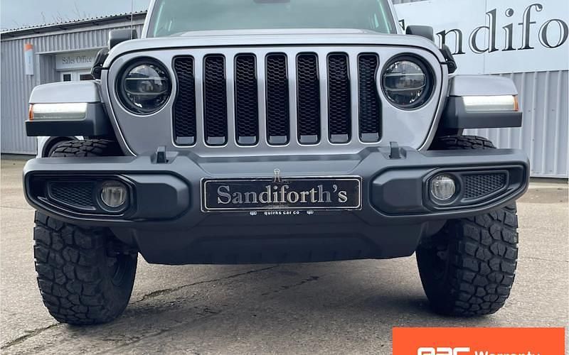 Used Jeep Wrangler Sahara 200 HP (147 kW) 2019 SUV