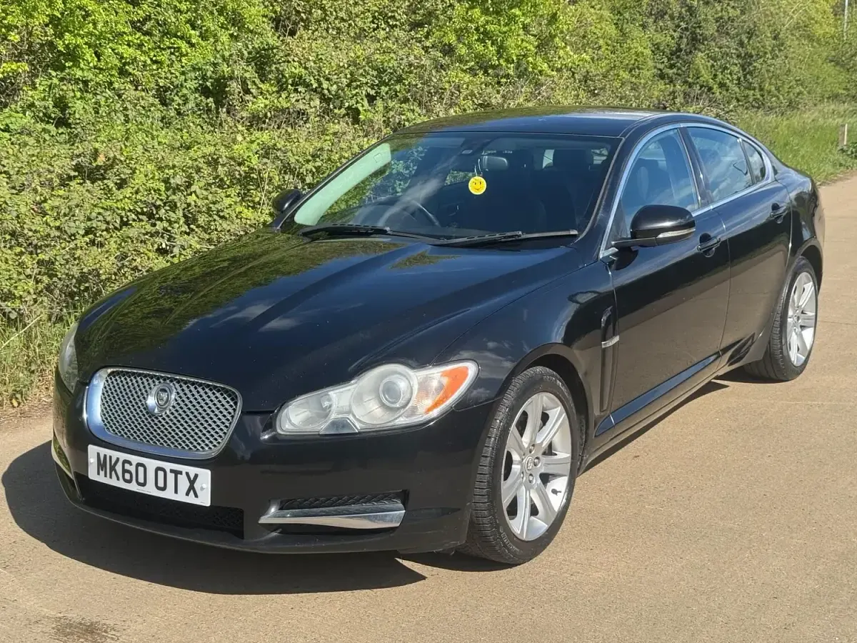 Begagnad Jaguar XF Luxury 238 HK (175 kW) 2010 Svart Sedan