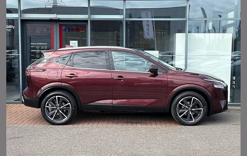 Used Nissan Qashqai Tekna 155 HP (114 kW) 2022 Red SUV