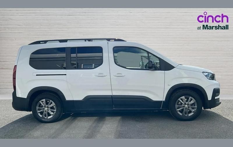 Used Peugeot e-Rifter Allure Premium 94 kW (128 HP) 2022 White MPV