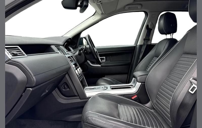 Used Land Rover Discovery Sport HSE Dynamic 177 HP (130 kW) 2017 White SUV