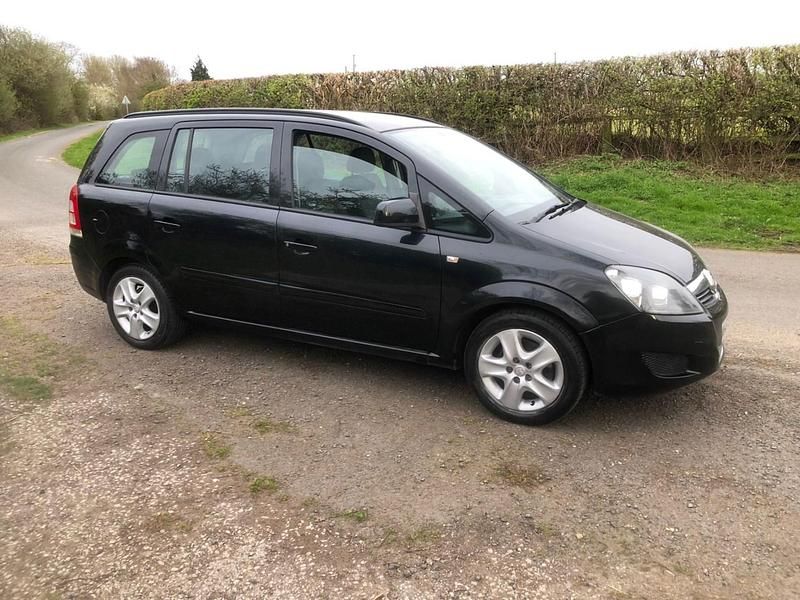 Used Vauxhall Zafira 115 HP (84 kW) 2012 Black MPV