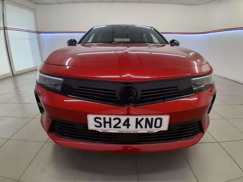 Used Vauxhall Astra 130 HP (95 kW) 2024 Red Hatchback