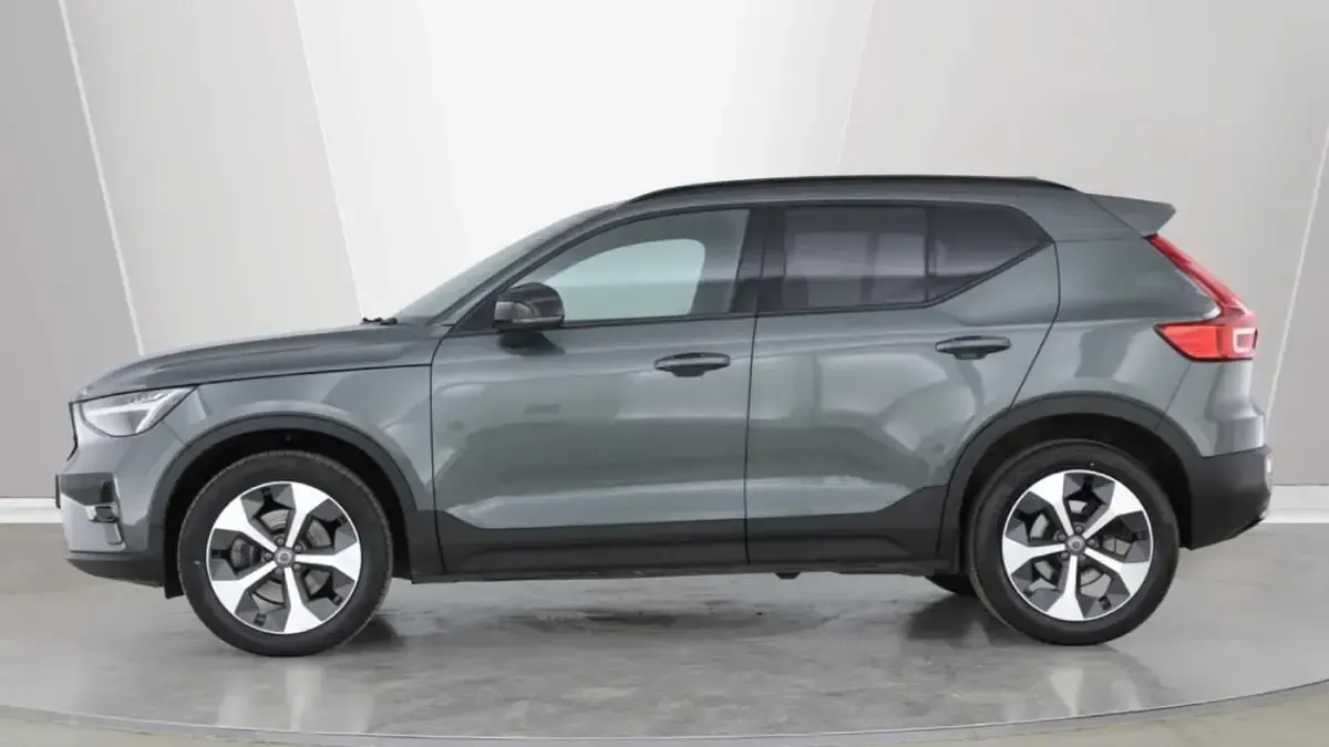 Used Volvo XC40 Plus 163 HP (119 kW) 2025 Forest lake SUV