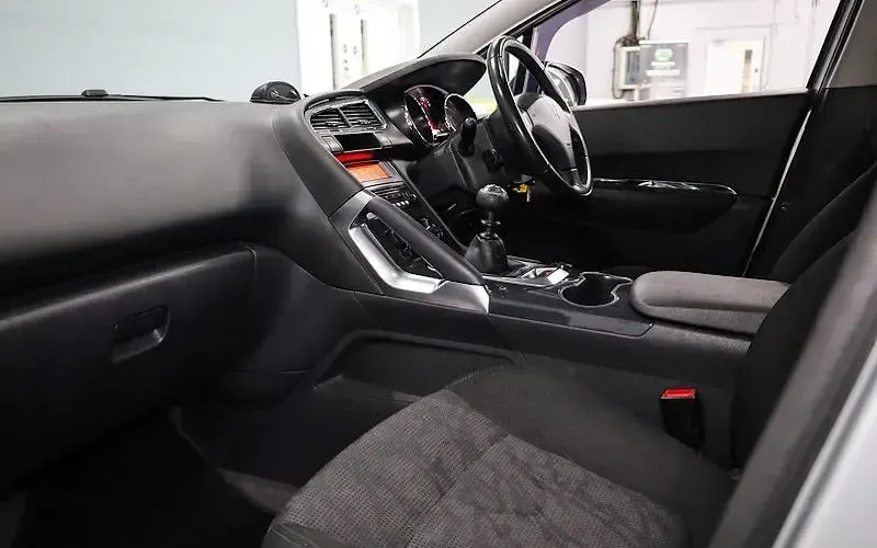 Used Peugeot 3008 Sport 112 HP (82 kW) 2010 Silver Estate