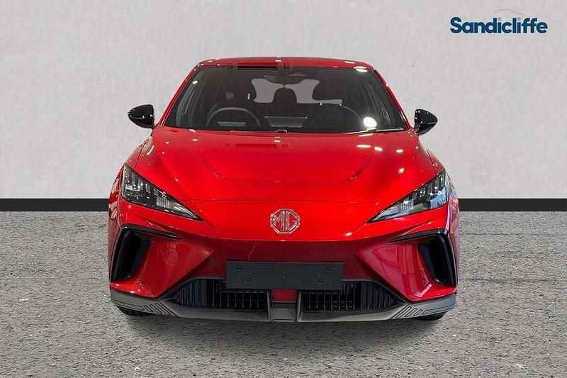 Used MG MG4 EV SE 125 kW (170 HP) 2025 Tri coat  dynamic red Hatchback