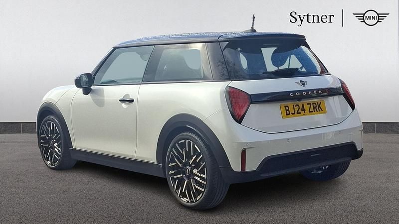 Used Mini Cooper S Hatch 201 HP (147 kW) 2024 White Hatchback